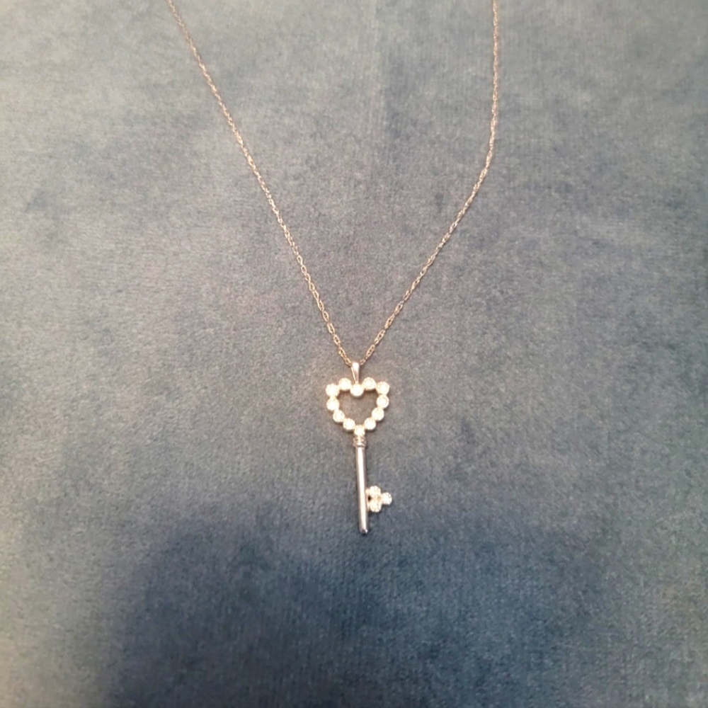 10K GOLD DIAMOND NECKLACE